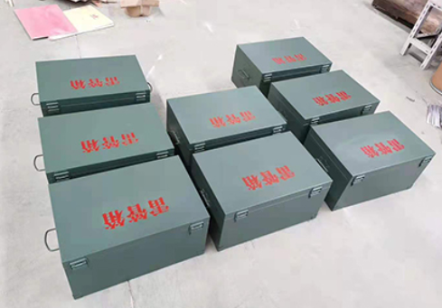 宾县炸药箱和雷管箱一般是怎么存放的？